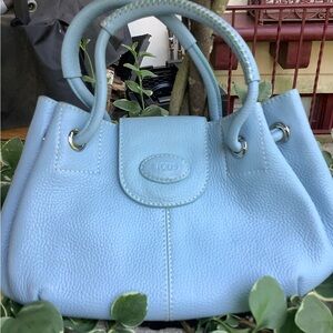 Tod’s pebble grain leather handbag